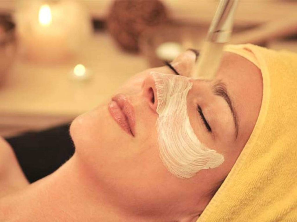 Various Options for Face Wax for Females