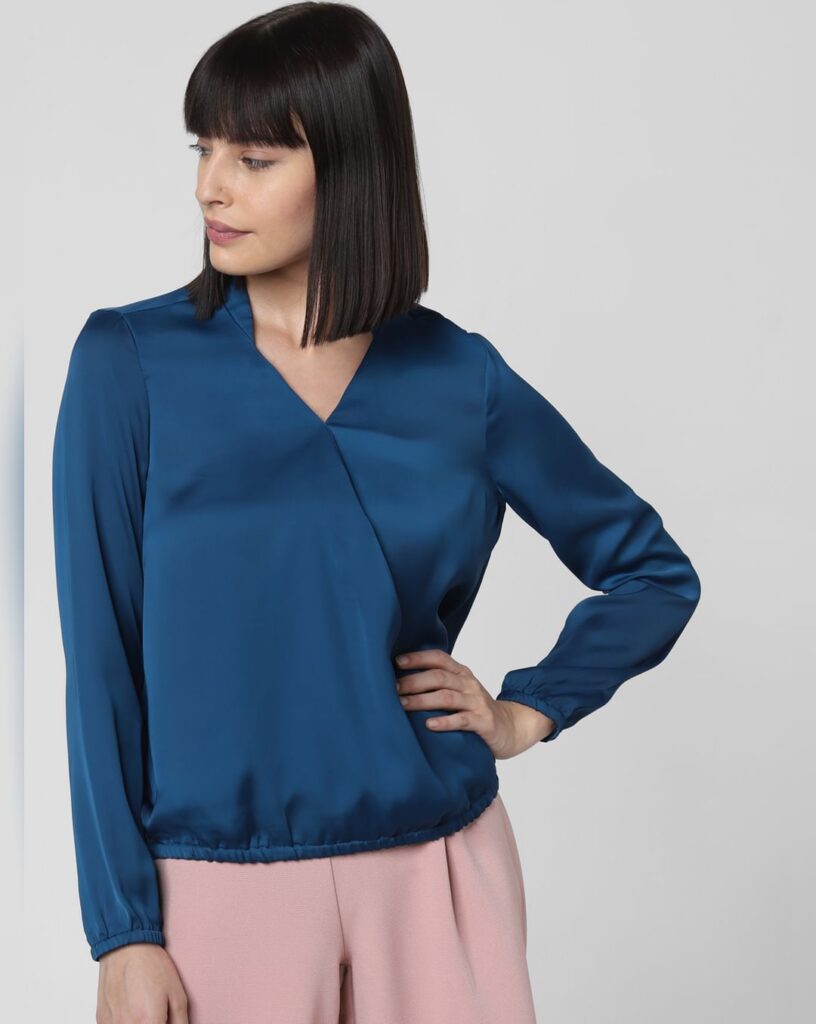 Trendy Tops Every Woman Should Own